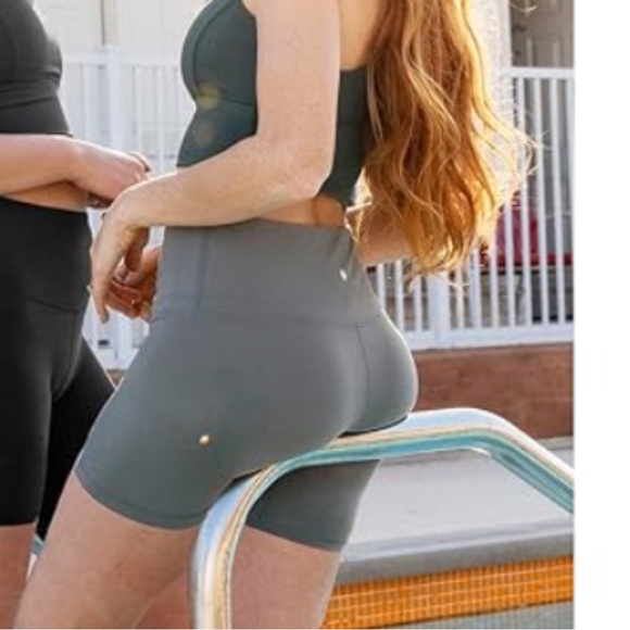 Yogalicious Lux Active Gym Biker Poly Spandex Booty Power Shorts 5” inseam XS - Picture 1 of 7